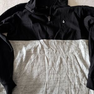 Volcom Charcoal and Black Fleece 1/4 Zips Pullover